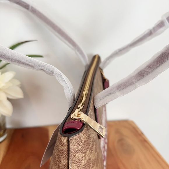 NWT Coach Fiona‎ Zip Tote Bag In Signature Canvas With Horse And Carriage Print - Picture 7 of 7